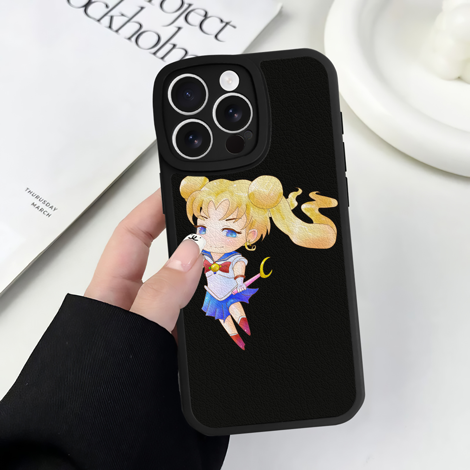 （画像用） 美少女戦士セーラームーン 愛野 美奈子 あいの みなこ Sailor Moon Aino Minako 【iPhone 16シリーズ対応】シリコンスマホケース（レザー調） 材質：シリコン